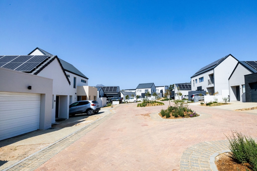 To Let 3 Bedroom Property for Rent in Newinbosch Western Cape